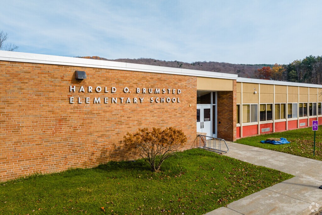 Harold O. Brumsted Elementary is a well rated public school in Holland with around 288 students.