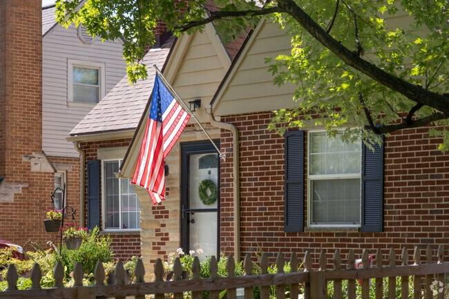 Shroyer Park has a real sense of Americana as you walk the neighborhoods.