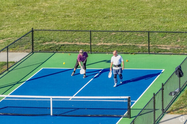 Riverside Gardens Park offers a pickleball court for outdoor fun.