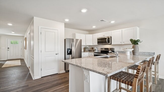 252 Camden Dr, Waynesboro, VA 22980 - photo 6