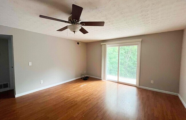 525 Lowell Ave unit 525-10, Cincinnati, OH 45220 - photo 6