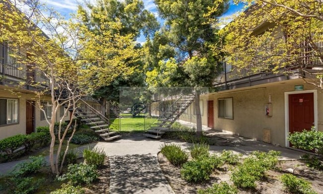 6131 Gettysburg Place unit 3, Stockton, CA 95207 - photo 2