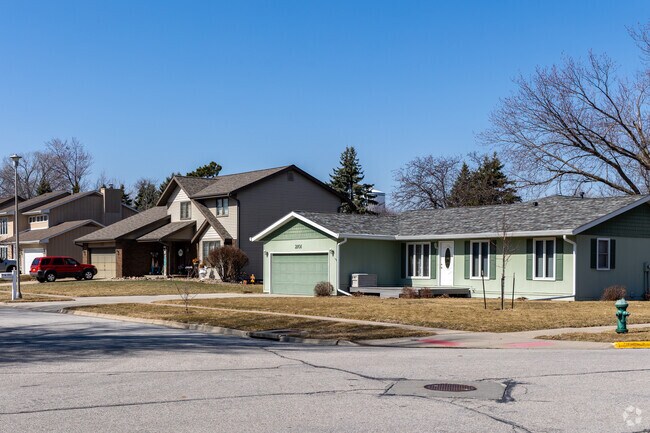 Parkview Heights is home to a diverse mix of housing styles.