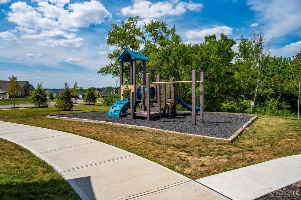 5482 Sheldon Close, Middletown, OH 45005 - photo 1