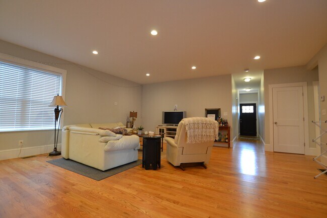 136 Parsons St, Boston, MA 02135 - photo 4