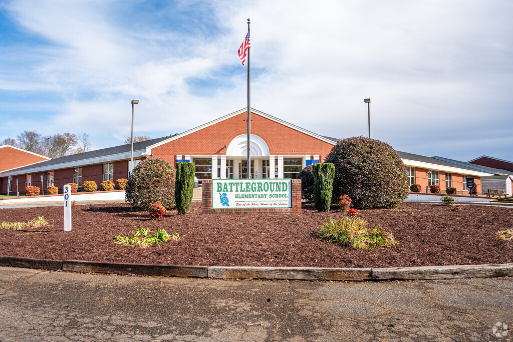 Battleground Elementary School provides education in the neighborhood of 
Lincoln County.