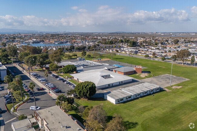 There's plenty of parking available at Harbour View Elementary School.