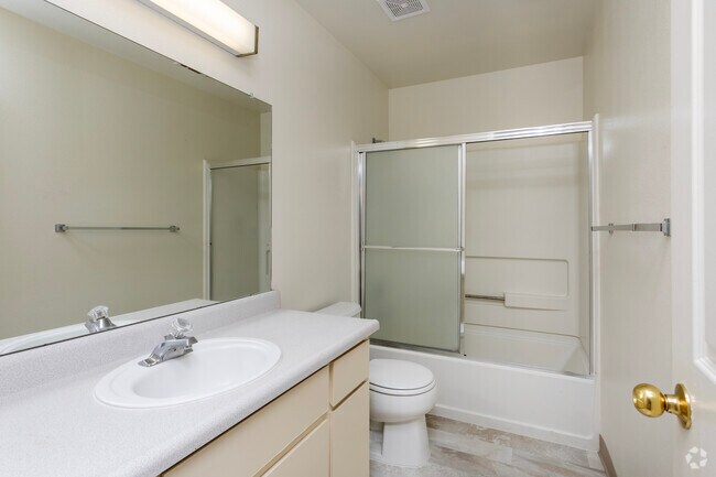 2BR, 2.5BA - 1,300SF - Primary Bathroom