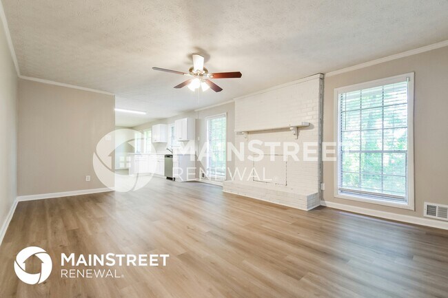 726 Trailwood Dr, Riverdale, GA 30274 - photo 5
