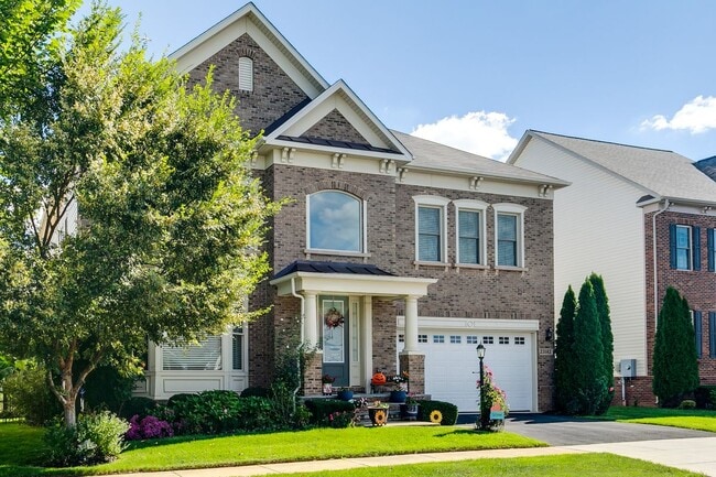 23582 Prosperity Ridge Place, Brambleton, VA 20148 - photo 3