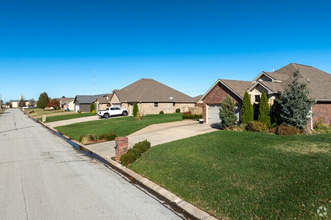 New traditional homes are very common throughout Southridge.