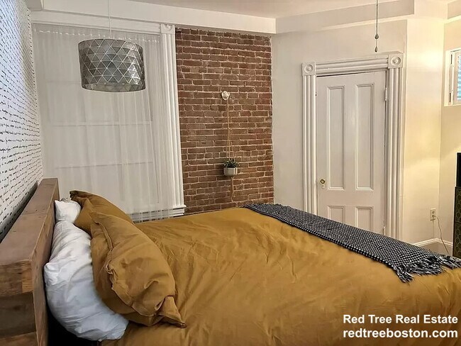 31 Station St, Brookline, MA 02445 - photo 7