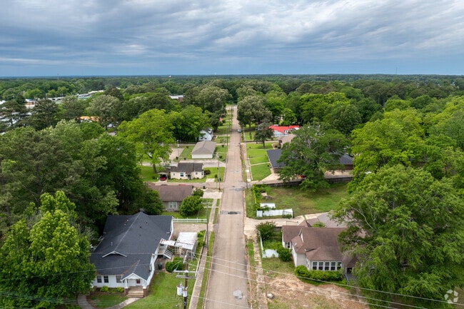 The median home price in Monticello is around $175,000.