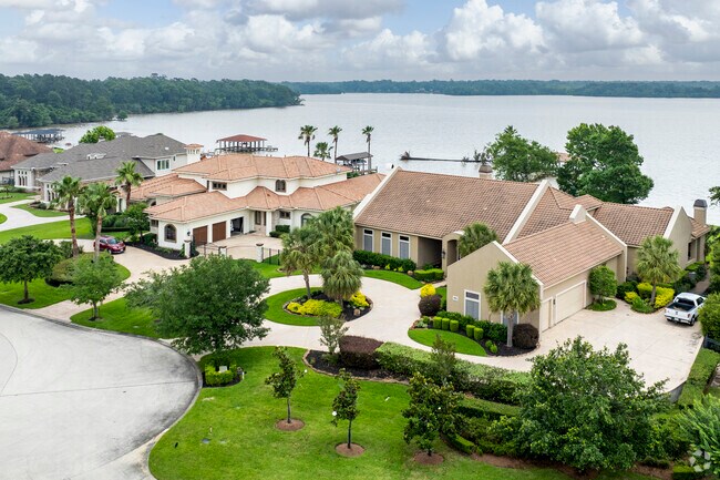 You can find large homes along the shores of Lake Houston in Kingwood.