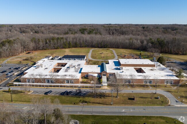 Piney Grove Elementary is located in Kernersville, NC.