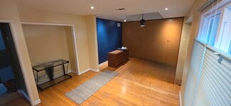 1301 Lynngrove Dr, Manhattan Beach, CA 90266