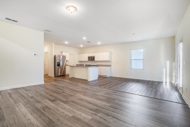 1026 Feldman Chase, Loganville, GA 30052 - photo 4