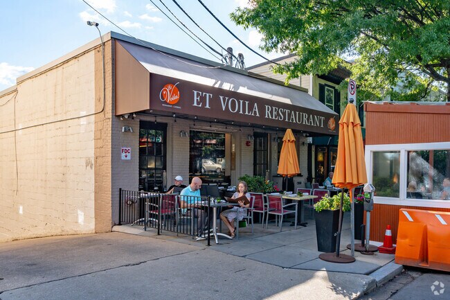 Grab a bite and enjoy the patio for a nice evening at Et Voila.