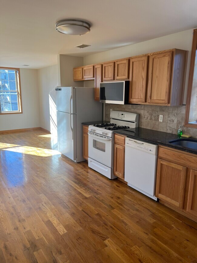 358 Summer Ave unit 1, Newark, NJ 07104 - photo 6