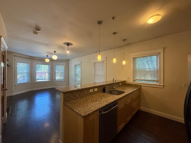 8 Giles Park unit 1, Somerville, MA 02143 - photo 2