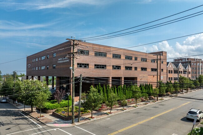 Bais Yaakov of Passaic High School for Girls has student-teacher ratio of 20 to 1.