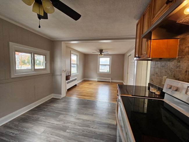 1162 Main Ave, Warwick, RI 02886 - photo 5