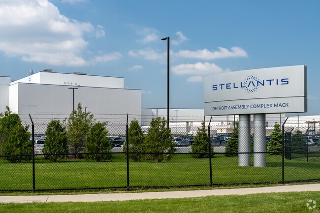 Those working at Stellantis Mack Assembly Plant will enjoy a quick commute from Fox Creek.