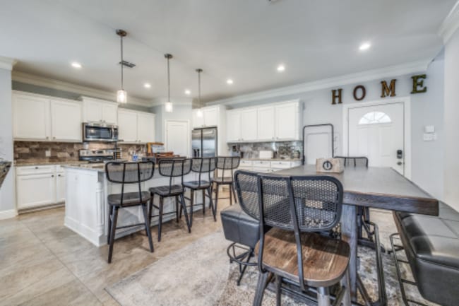 721 Rock Harbor Ct, Granbury, TX 76048 - photo 7