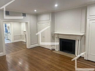 1712 Beacon St Unit 1, Brookline, MA 02445