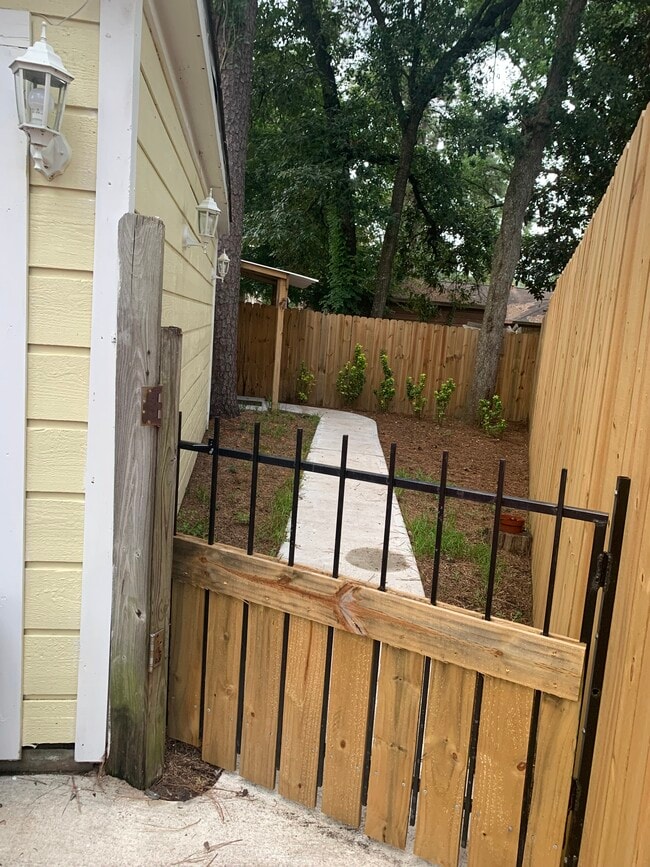 22802 Whispering Willow Dr unit Studio 1, Spring, TX 77373 - photo 4