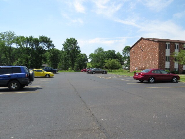 5240 Emil Ave SW unit 105, Navarre, OH 44662 - photo 5