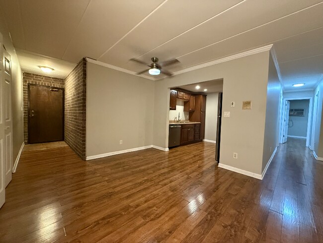 154 E Bailey Rd unit G, Naperville, IL 60565 - photo 3