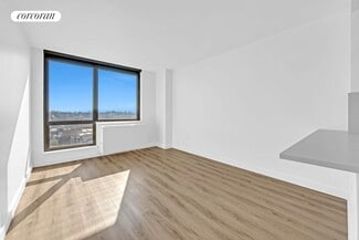 46-12 70th St, Queens, NY 11377