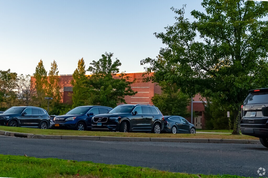 Scotts Ridge Middle School serves students in the Ridgefield community.