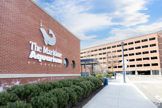 Woods Pond Connecticut can benefit from nearby Maritime Aquarium.