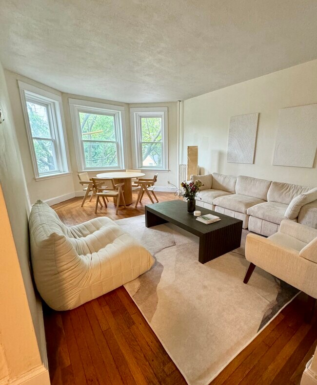 41 Stearns Rd, Brookline, MA 02446