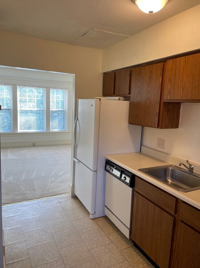 90 Elliot St Unit 407, Springfield, MA 01105