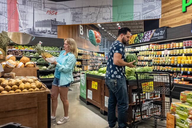 Cub Foods offers Lake Forest residents a wide selection of fresh produce.