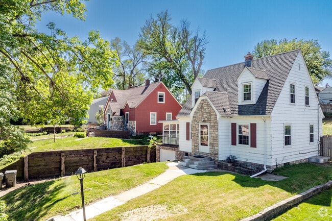 Cape Cod homes line the streets of Morningside.