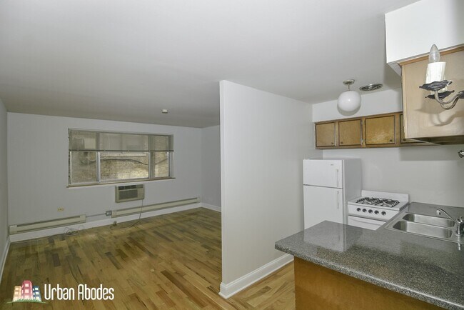 648 W Wrightwood Ave unit A05C, Chicago, IL 60614 - photo 2
