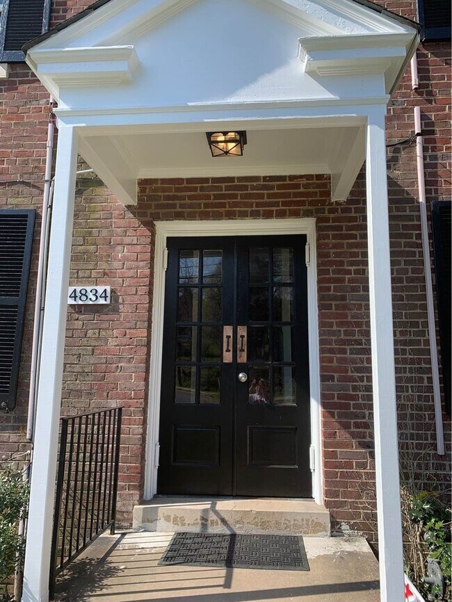 4834 Reservoir Rd NW unit 1, Washington, DC 20007 - photo 2