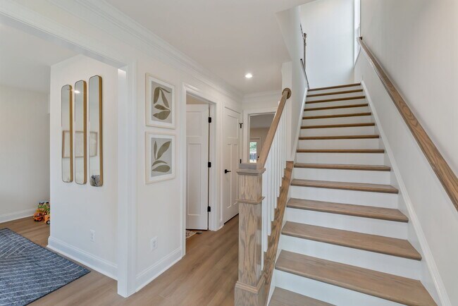 60 Ashwood Blvd unit 38506271, Charlottesville, VA 22911 - photo 3