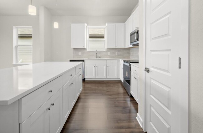 2717 Rio Primero Rd, Seguin, TX 78155 - photo 3