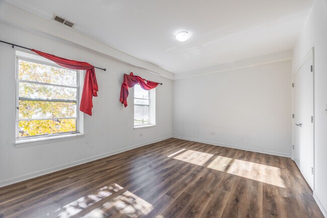 1542 W Glenlake Ave unit 2, Chicago, IL 60660 - photo 7