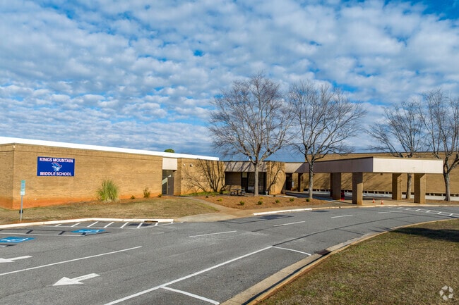 Main campus building of Kings Mountain Middle School.