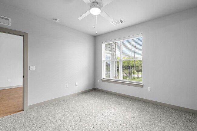 Forest Edge Apartments, Charlestown, IN 47111 - photo 3