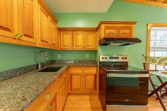 47 Stuart Ave, New London, CT 06320