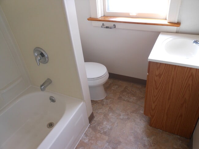 6300 Cates Ave unit 2w, Saint Louis, MO 63130 - photo 6