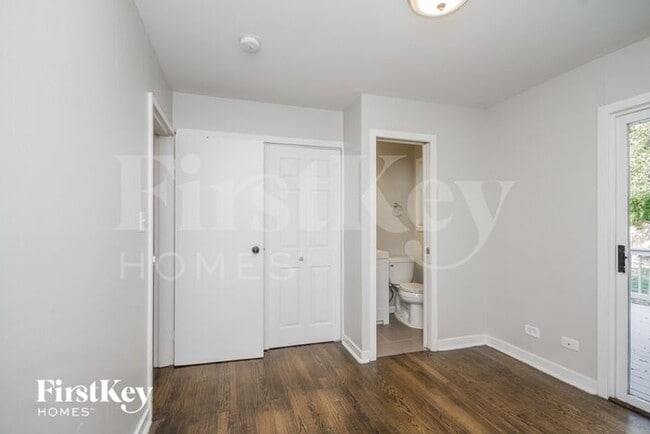 16088 W Des Plaines Dr, Libertyville, IL 60048 - photo 7