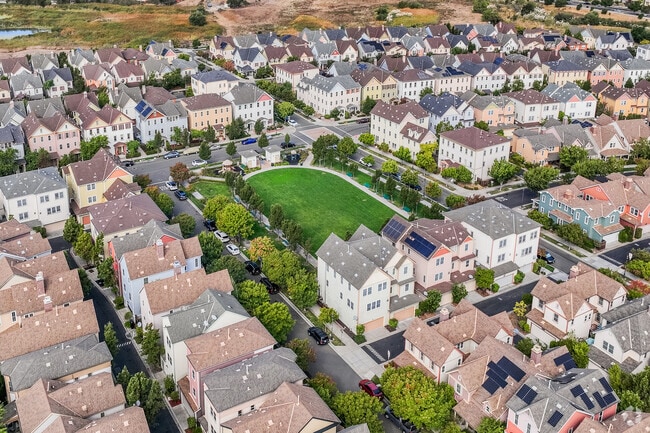 Central has Bay Side Park conveniently in the middle of the neighborhood.